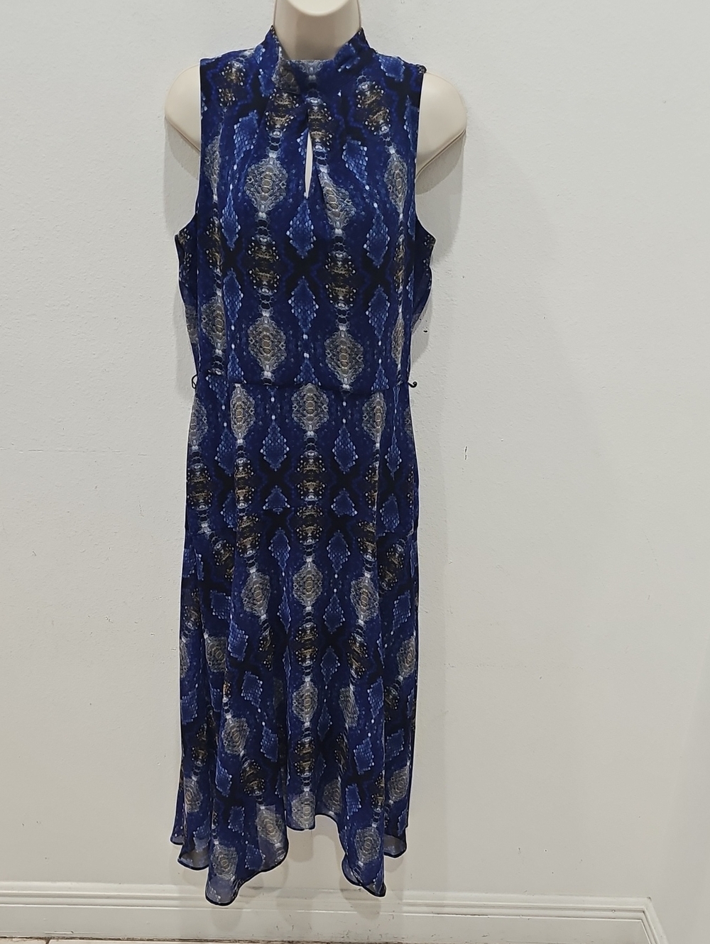 Calvin Klein Snake Skin Print Chiffon Twist Neck Sleeveless Handkerchief Size S